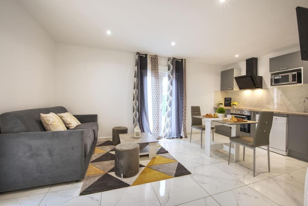 Ferienwohnung Appt P2 De 1 A 6 Pers A Rognac Exterior foto