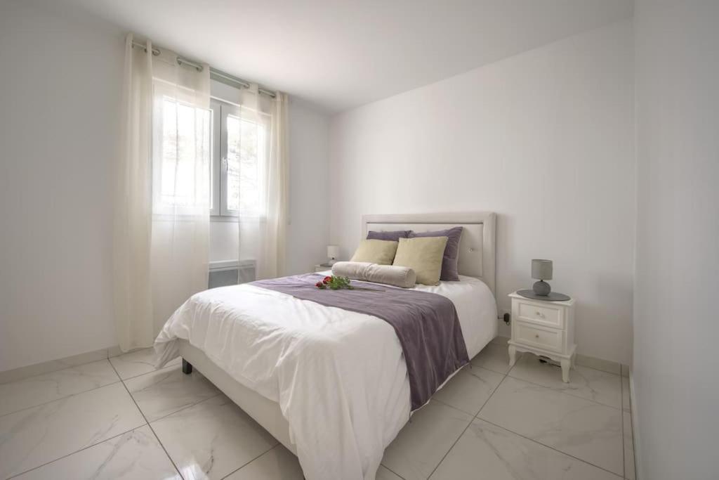 Ferienwohnung Appt P2 De 1 A 6 Pers A Rognac Exterior foto