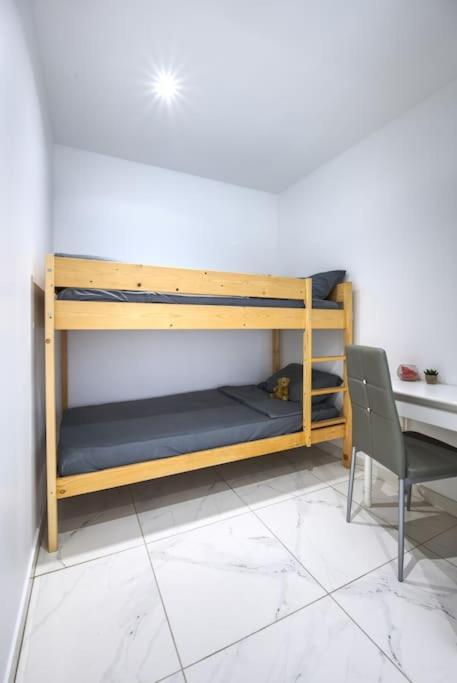 Ferienwohnung Appt P2 De 1 A 6 Pers A Rognac Exterior foto